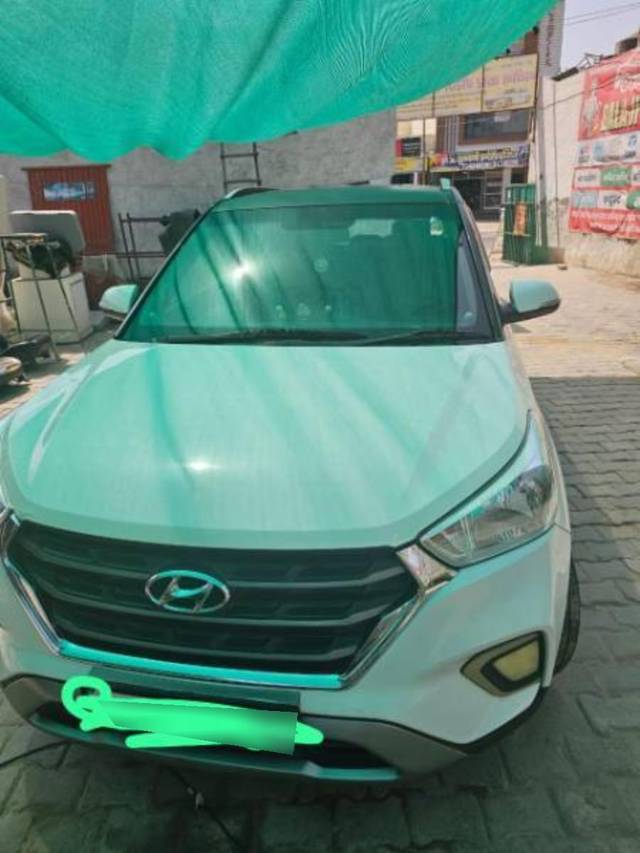 https://images10.gaadi.com/usedcar_image/4619693/original/processed_aa7dff58-3c8b-4d41-bad4-61218951e5b1.jpg?imwidth=6400