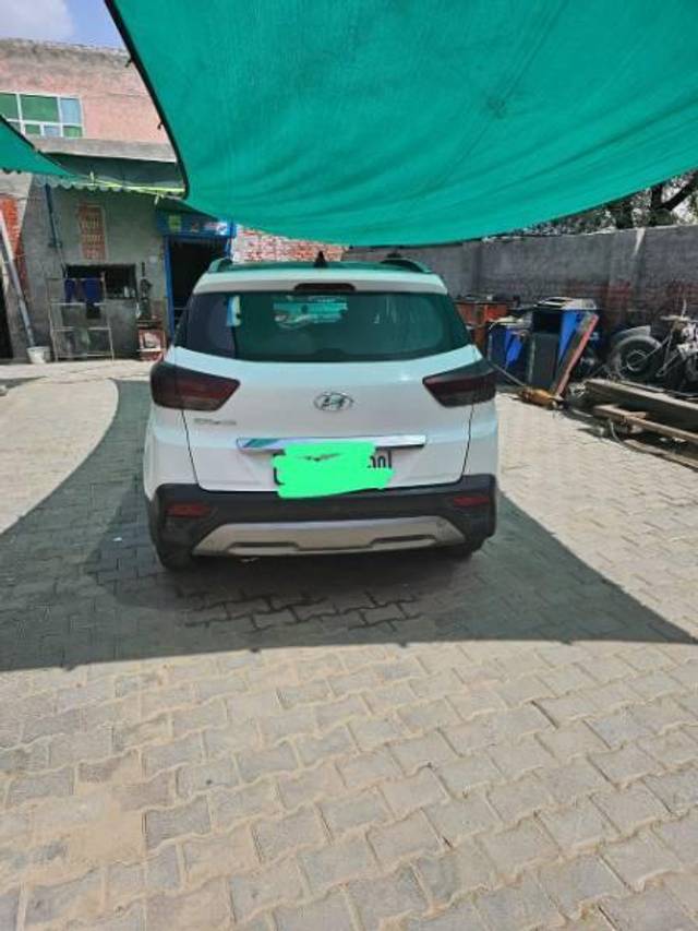 https://images10.gaadi.com/usedcar_image/4619693/original/processed_e15e29dc-4fda-410d-8127-0fe75e5dd3b4.jpg?imwidth=6401
