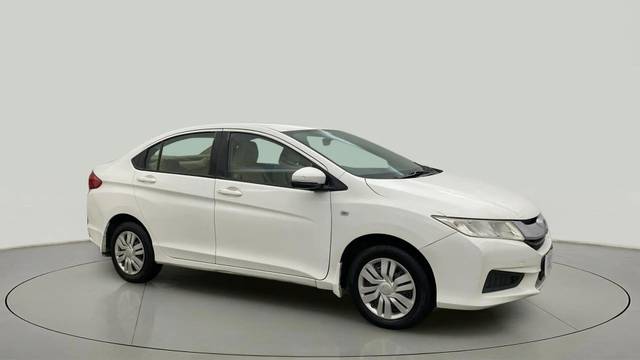 https://images10.gaadi.com/usedcar_image/4619708/original/3c5ffc095e356cddc76057a478fbc5f0.jpg?imwidth=6400
