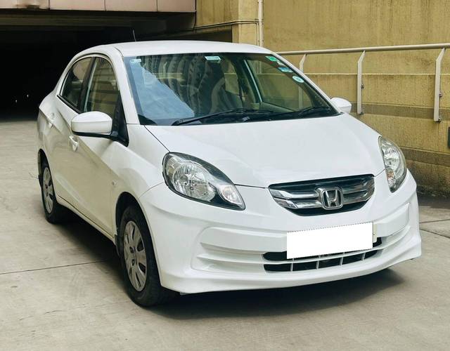https://images10.gaadi.com/usedcar_image/4619713/original/processed_ecea582cec50bd7147de9acc5a3c0caa.jpg?imwidth=6400