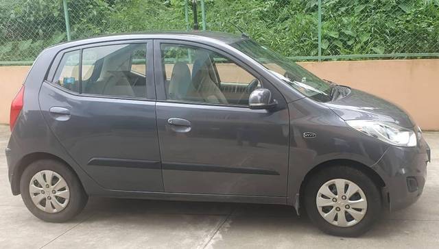 https://images10.gaadi.com/usedcar_image/4619716/original/processed_78862a38-ee40-407a-af5e-95f28959227b.jpg?imwidth=6401