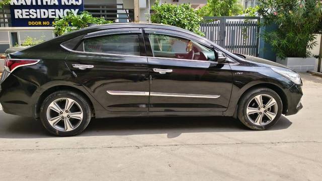 https://images10.gaadi.com/usedcar_image/4619725/original/processed_f0bb25a619598688b92b7df5eebe23e3.jpg?imwidth=6401