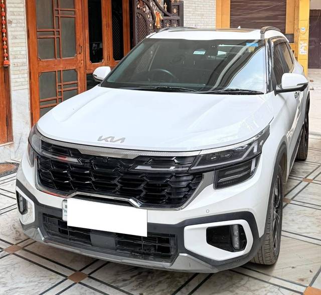 https://images10.gaadi.com/usedcar_image/4619738/original/processed_1c391615-693a-44e0-91db-0615da915768.jpg?imwidth=6400