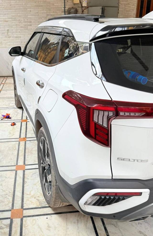 https://images10.gaadi.com/usedcar_image/4619738/original/processed_3c182e21-34e0-4c75-84c0-0b04689bf235.jpg?imwidth=6402
