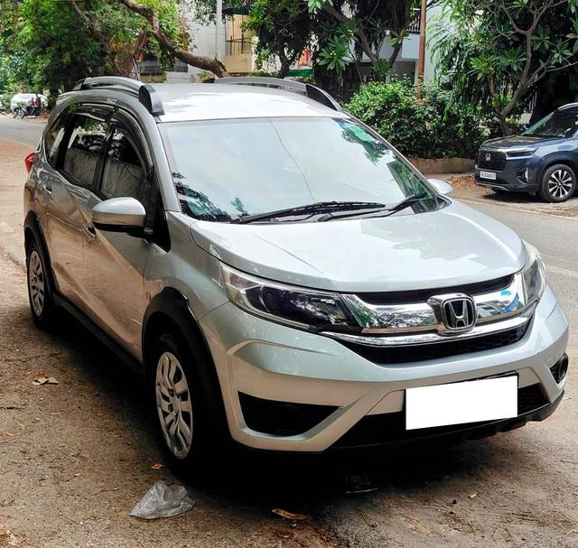https://images10.gaadi.com/usedcar_image/4619739/original/processed_79c6935de07bb4786b5055cb381202df.jpeg?imwidth=6400