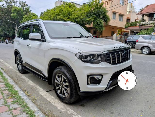 https://images10.gaadi.com/usedcar_image/4619793/original/processed_f70ebb409fde8268e43539e72e01b87a.jpg?imwidth=6400