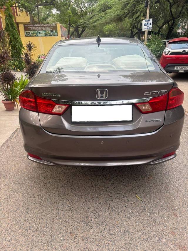 https://images10.gaadi.com/usedcar_image/4619797/original/processed_c0ae1b0dd8d1413b64a2ffe2b12747e6.jpeg?imwidth=6401
