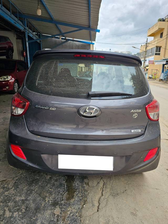 https://images10.gaadi.com/usedcar_image/4619808/original/processed_a74a25e7fe821f648ed9ed61855c307e.jpg?imwidth=6401