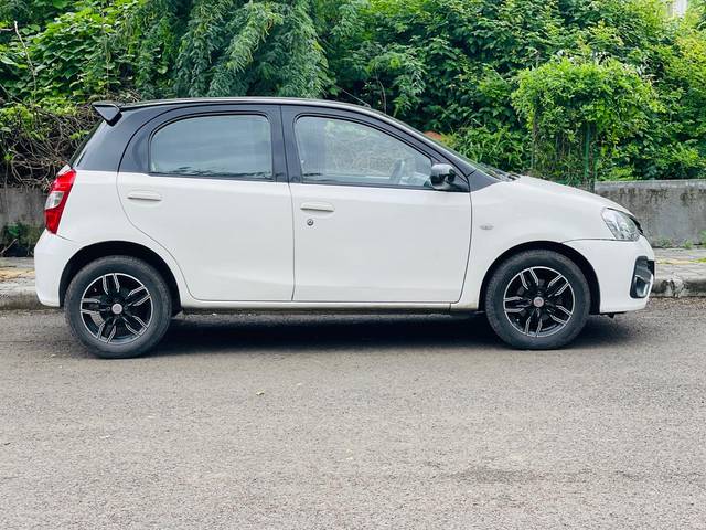 https://images10.gaadi.com/usedcar_image/4619809/original/0519c6f15f696c1b25e02e7e06854b77.jpg?imwidth=6401