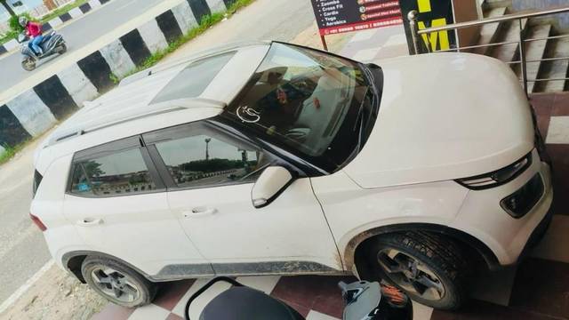 https://images10.gaadi.com/usedcar_image/4619812/original/processed_962e6b4e-7fe4-4c0c-957f-a861c3ff7fb6.jpg?imwidth=6400