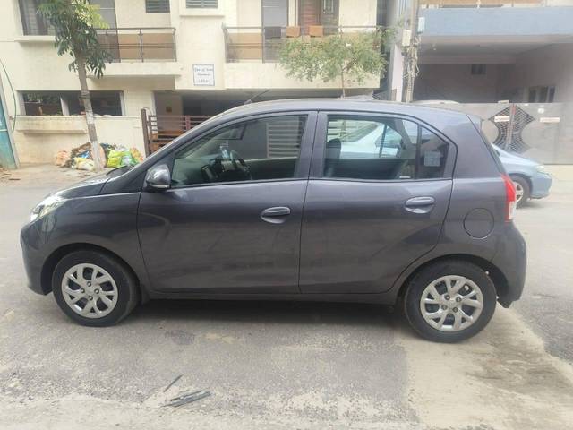 https://images10.gaadi.com/usedcar_image/4619813/original/processed_0bfd1dc2ba163fa11185122eb00bf124.jpg?imwidth=6402