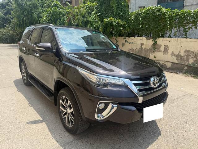 https://images10.gaadi.com/usedcar_image/4619814/original/processed_5f463d5f09e38baadb05c87c69207a4a.jpg?imwidth=6401