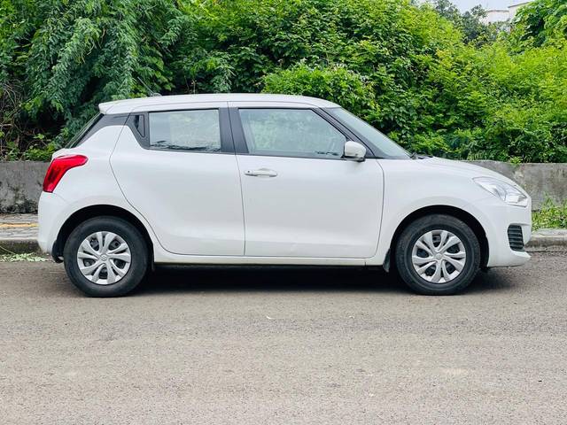 https://images10.gaadi.com/usedcar_image/4619817/original/85c5bf3272d6afb831082e4f4922ef9b.jpg?imwidth=6401