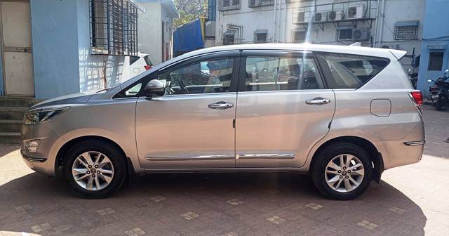 https://images10.gaadi.com/usedcar_image/4619824/original/cc9bb56b8c60c5c44490f32abeba7ae3.jpeg?imwidth=6402