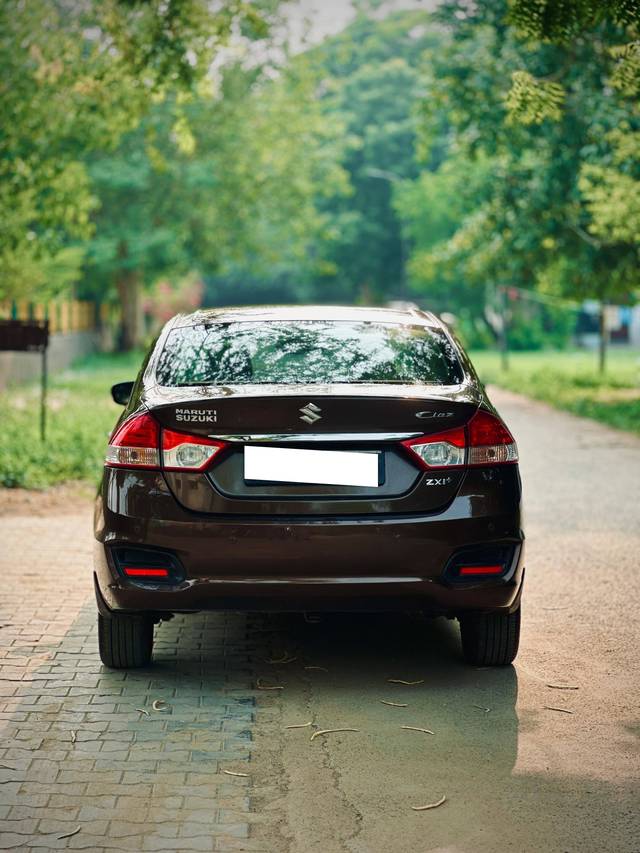 https://images10.gaadi.com/usedcar_image/4619825/original/processed_eba72128-b4b9-4b76-8c51-61c14224a838.jpg?imwidth=6402