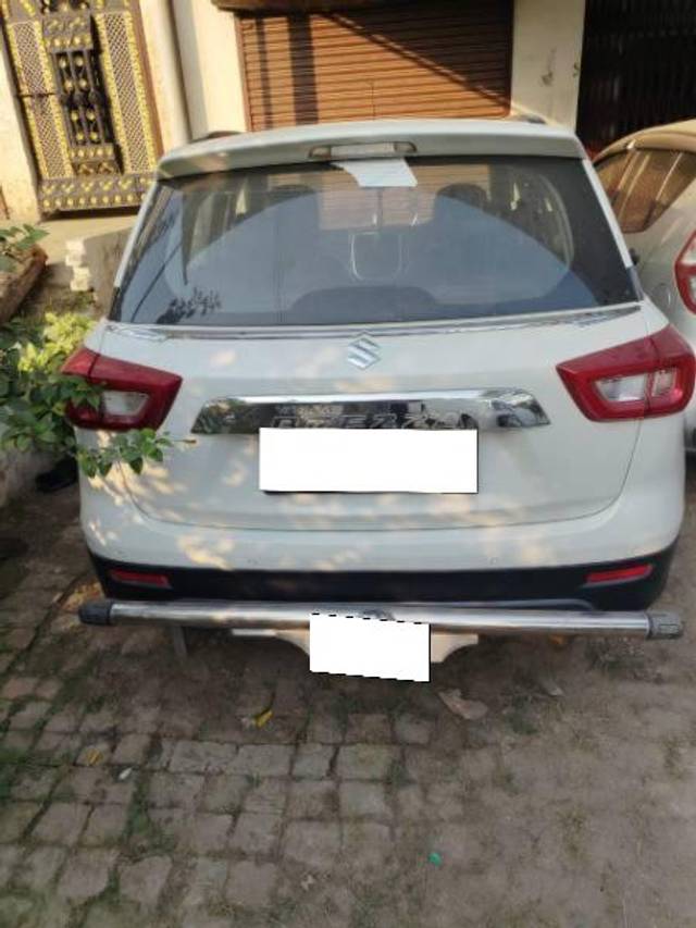 https://images10.gaadi.com/usedcar_image/4619835/original/processed_af480118-58d8-42f0-83ed-373e34271237.jpg?imwidth=6401