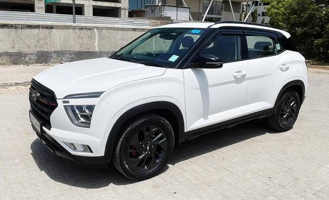 https://images10.gaadi.com/usedcar_image/4619842/original/36af9ba6729820f7014fa7df1b534fec.jpg?imwidth=6401