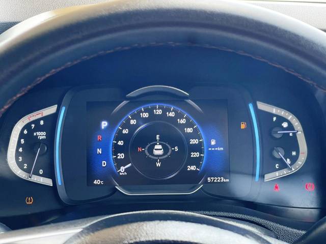 https://images10.gaadi.com/usedcar_image/4619842/original/96052a650bf7ff993262eb0dc475b240.jpg?imwidth=6402