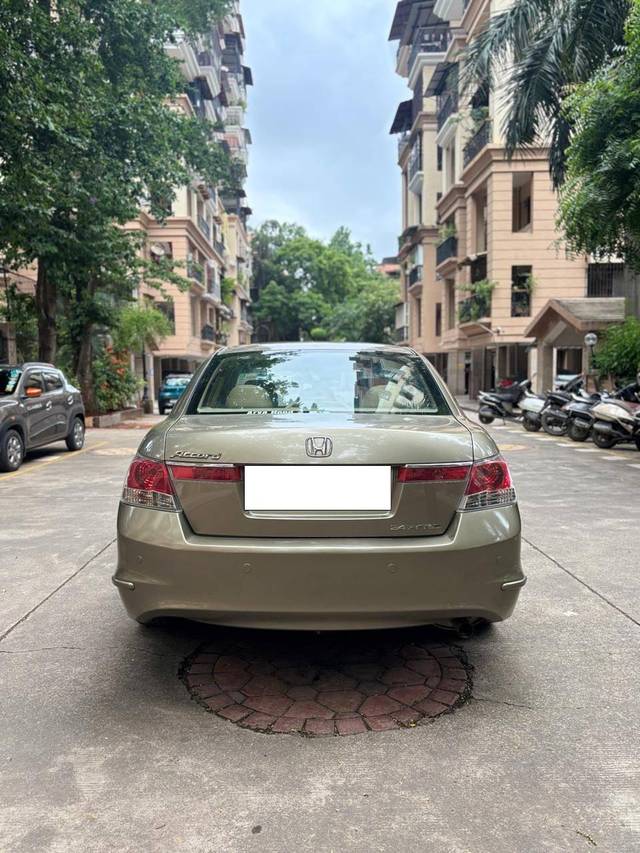https://images10.gaadi.com/usedcar_image/4619846/original/processed_adbc81b3657d2fc3c94786688dcd53d2.jpg?imwidth=6401