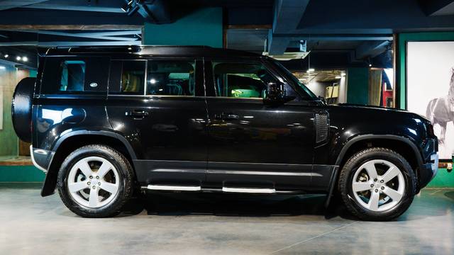 https://images10.gaadi.com/usedcar_image/4619848/original/9a8d442f8f2f342d0ad2e210d2b36b13.jpeg?imwidth=6401