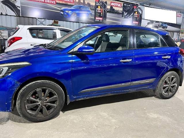 https://images10.gaadi.com/usedcar_image/4619849/original/processed_a3fa69fe-da40-4807-ad9e-e6e6eebf7104.jpeg?imwidth=6400