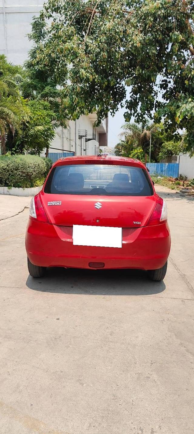 https://images10.gaadi.com/usedcar_image/4619851/original/processed_279702f6ea125f11d85c22287a4e7aec.jpg?imwidth=6402