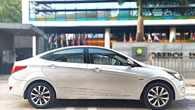 https://images10.gaadi.com/usedcar_image/4619852/original/bb6432a16990ce4ff4707d283b8fe145.jpeg?imwidth=6401