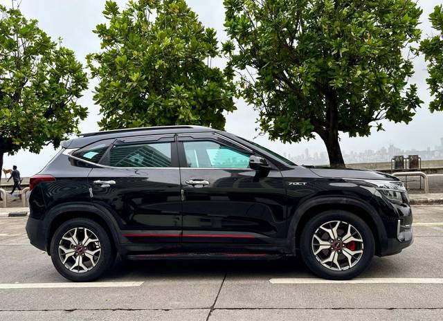 https://images10.gaadi.com/usedcar_image/4619873/original/processed_451043a941dad86e3ade45299ec263c6.jpg?imwidth=6401