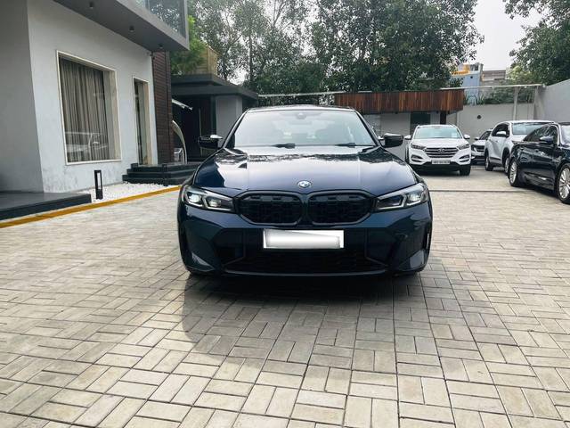 https://images10.gaadi.com/usedcar_image/4619884/original/processed_b264d2a3013248cc012561bd7599061a.jpeg?imwidth=6402