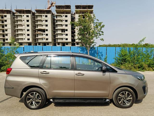 https://images10.gaadi.com/usedcar_image/4619934/original/058ef8decc6467a3c2be7987e55b08da.jpg?imwidth=6401