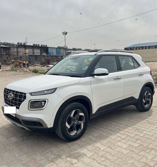 https://images10.gaadi.com/usedcar_image/4619946/original/processed_e270d886-95be-4080-a997-4dfd5e5a6634.jpg?imwidth=6400