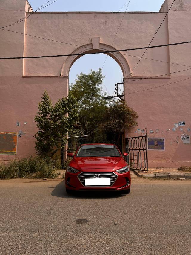 https://images10.gaadi.com/usedcar_image/4619948/original/processed_e744840b-35d3-4fc5-8376-79b4d8659ba9.jpg?imwidth=6400