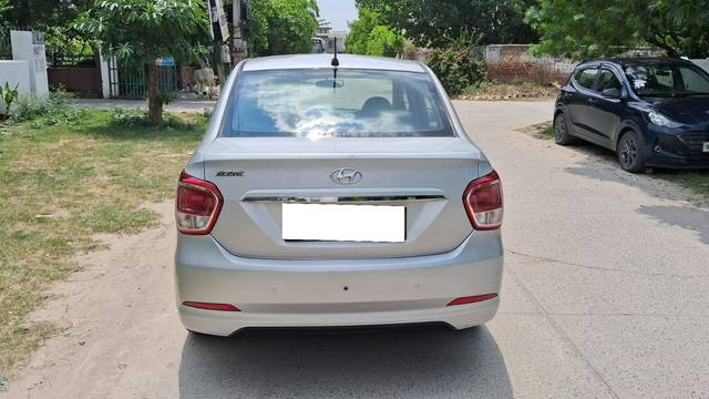 https://images10.gaadi.com/usedcar_image/4619953/original/processed_98845d58257b27c5bd11b45f1fb3a13c.jpg?imwidth=6402