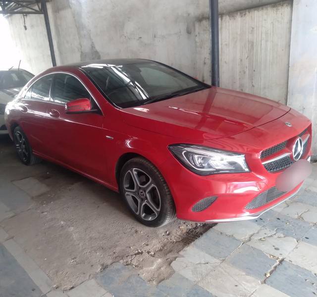 https://images10.gaadi.com/usedcar_image/4619960/original/df71f894ad3022e0a38bc437f4c2de4e.jpg?imwidth=6400