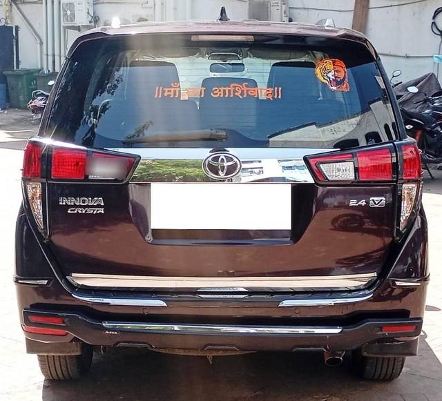 https://images10.gaadi.com/usedcar_image/4619962/original/processed_9fb41cb9970a74cb2b401982f6f81f15.jpeg?imwidth=6401