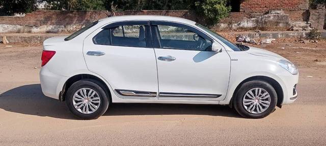 https://images10.gaadi.com/usedcar_image/4619968/original/processed_2de87cc5-a1a7-4d1d-a149-fe78187e9741.jpg?imwidth=6401