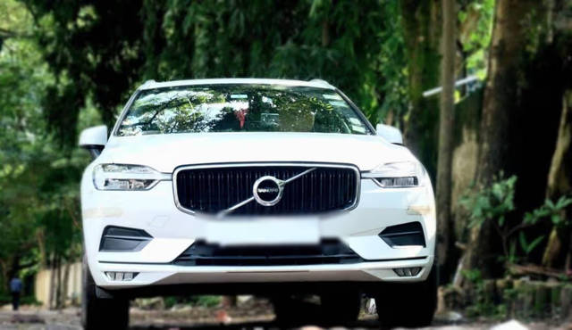 https://images10.gaadi.com/usedcar_image/4619991/original/8eb94fc9-b65c-448a-92e4-4dc2eafce2eb.png?imwidth=6402