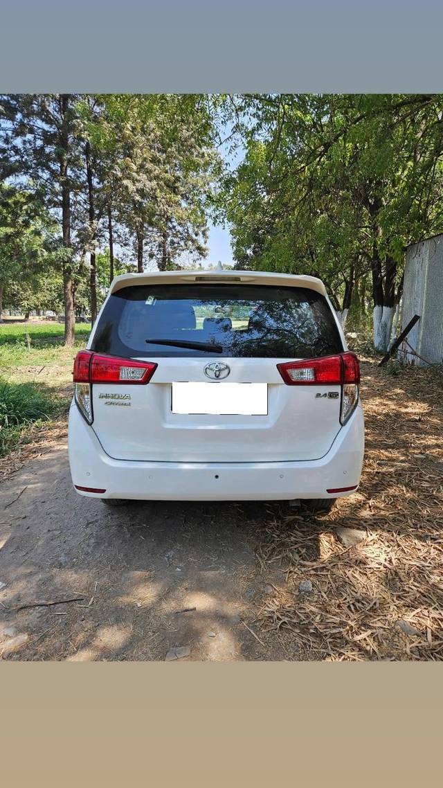https://images10.gaadi.com/usedcar_image/4620002/original/processed_73cf1f5e553e2f499af35bf25268d89f.jpg?imwidth=6402