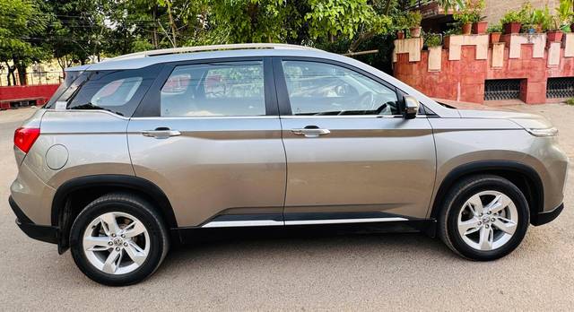 https://images10.gaadi.com/usedcar_image/4620013/original/processed_1ceeef3fc4d6e158f8eeaa4fcac1a10e.jpg?imwidth=6401