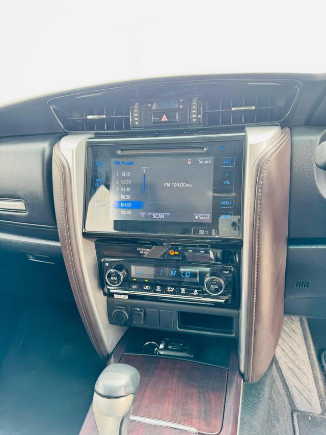 https://images10.gaadi.com/usedcar_image/4620016/original/0ea743d7e5face7fb36b781774b47926.jpg?imwidth=6401