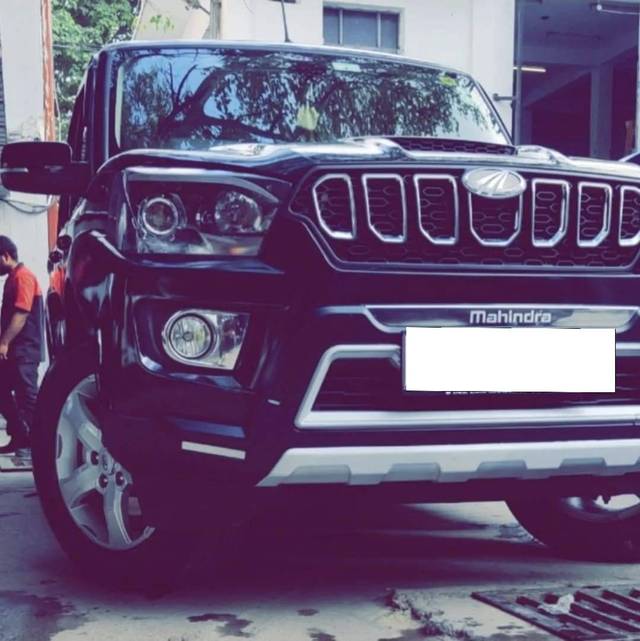 https://images10.gaadi.com/usedcar_image/4620023/original/processed_0b228973-d76a-4f14-a59c-6e11a8f2f3bb.jpg?imwidth=6400