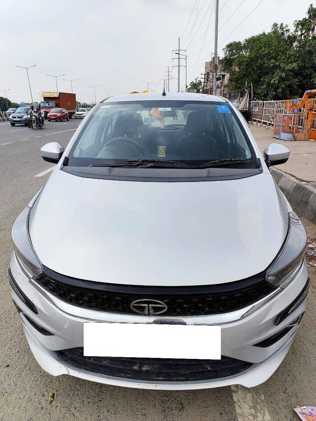 https://images10.gaadi.com/usedcar_image/4620028/original/processed_ef3696a4-03ef-4b1d-8450-5358abd656b7.jpg?imwidth=6400
