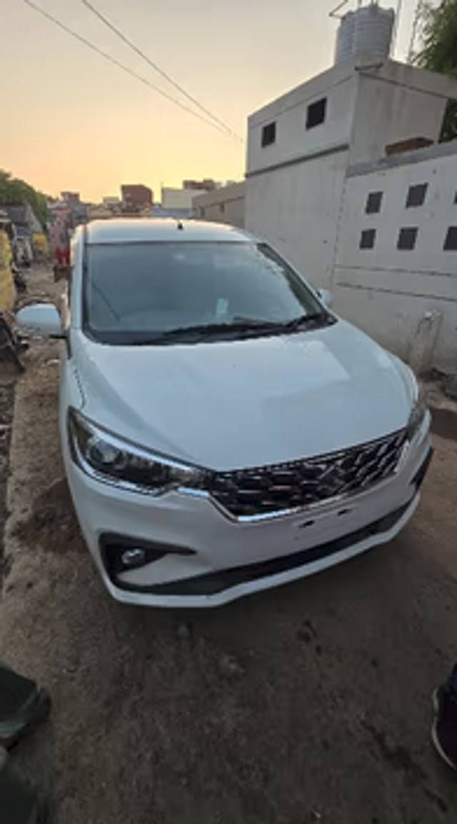 https://images10.gaadi.com/usedcar_image/4620061/original/5bf921c2-5b0a-4369-9bc1-f3610b8a2fd2.png?imwidth=6402