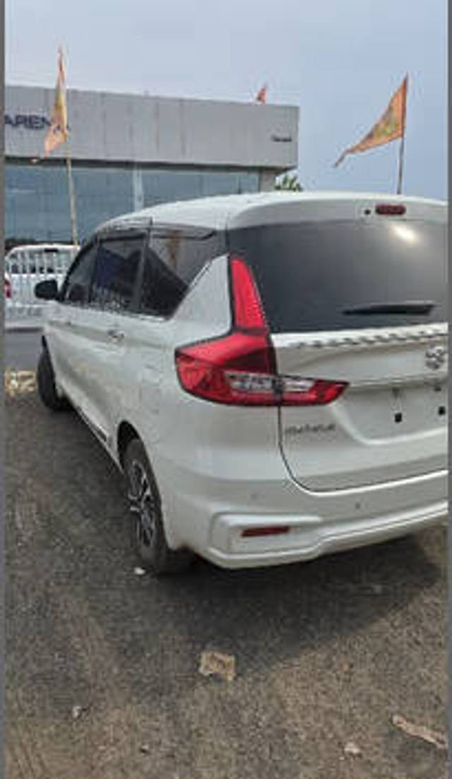 https://images10.gaadi.com/usedcar_image/4620061/original/processed_2734a261-79e9-46fb-aacc-52f113406ff3.png?imwidth=6401