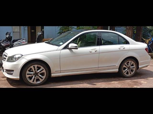 https://images10.gaadi.com/usedcar_image/4620074/original/18cd15c0656f768987bf162b64ce497e.jpeg?imwidth=6400