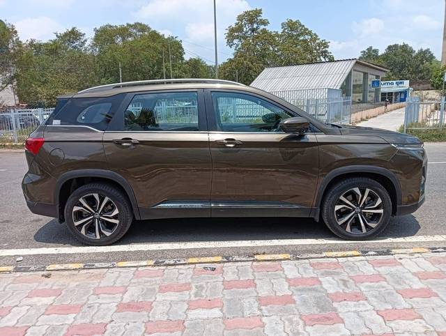 https://images10.gaadi.com/usedcar_image/4620082/original/processed_3a7ef537c6a040a068106c567ff3e0aa.jpg?imwidth=6401