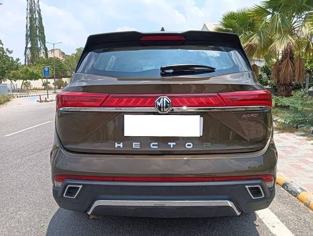 https://images10.gaadi.com/usedcar_image/4620082/original/processed_9bc6f60f5707f34dac58273abc7c745e.jpg?imwidth=6402