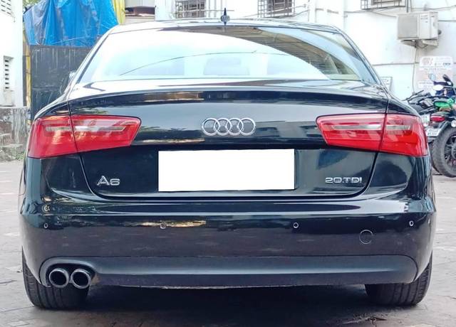 https://images10.gaadi.com/usedcar_image/4620087/original/processed_360795c4c1dee6bb49d9c6baf52bd3a6.jpeg?imwidth=6402