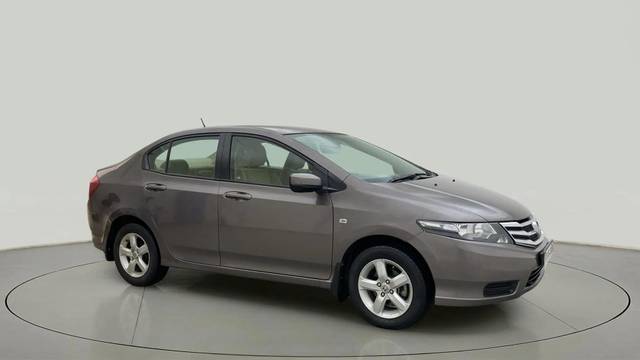 https://images10.gaadi.com/usedcar_image/4620088/original/b7254dcf26c620d617dc95bb271134d7.jpg?imwidth=6400