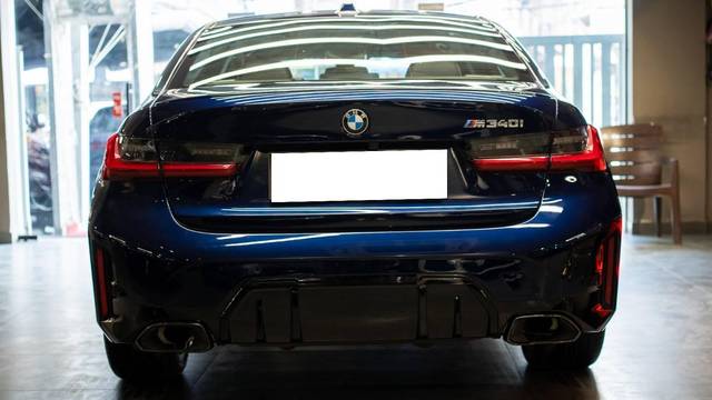 https://images10.gaadi.com/usedcar_image/4620095/original/processed_a94d69bd2dc2f87b1500c727a1f5a176.jpg?imwidth=6401